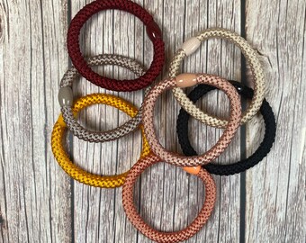 Geflochtene Haargummis | Elastische Armbänder mit Perle | unifarben