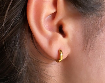 Gold Huggie Hoop Earrings - Minimalist Earrings - Hoop Earrings - Dainty Earrings - Gift for Her -Gift for Mom - Birthday gift