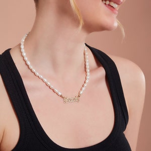 Elevate Your Style with a Personalized Pearl Name Necklace, Pearl Name Necklace, Gift for Mom, Custom Christmas Gift , Gift for Her