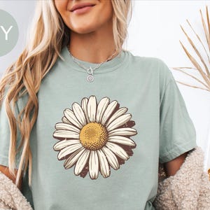 Comfort Colors Boho Daisy Tee: Retro Floral T-Shirt