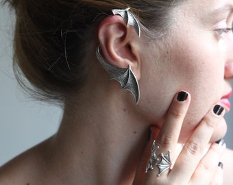 Dragon Wing Cuff Earring, Bat Wing Ear Cuff Single, Gothic Earring Cuff, Clip-on Earring Dragon Cuff, Frog Hands Ring