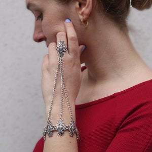 Ring Attached to Bracelet Hand Chain, Silver Slave Bracelet Connected Ring, Bracelet Boho style, Fairy Bracelet, Statement Jewelry