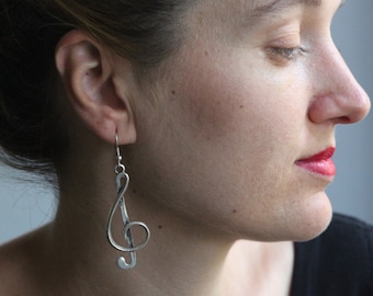 Silver Plated Treble Clef Dangle Earrings: Music Lover Jewelry