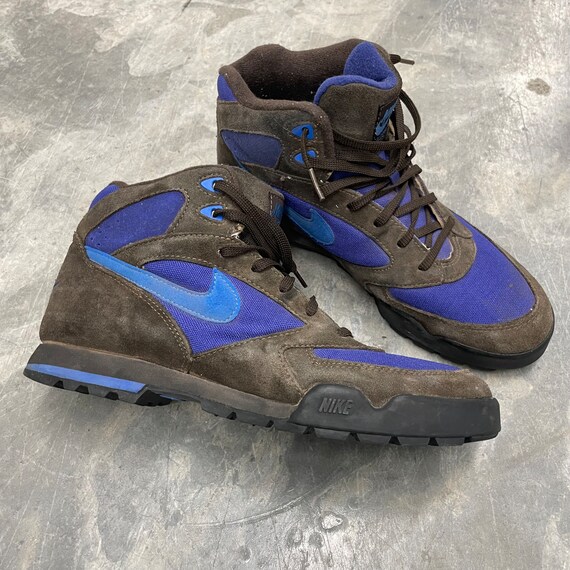 Size 9.5M/ Vintage 90s Nike Hiking Boots