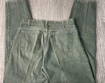 Vintage 90s Levis 550 Relaxed Fit Tapered Leg Orange Tab Made in USA 1990s Fashion Basic Essential Green Denim Jeans 32 Waist Mens