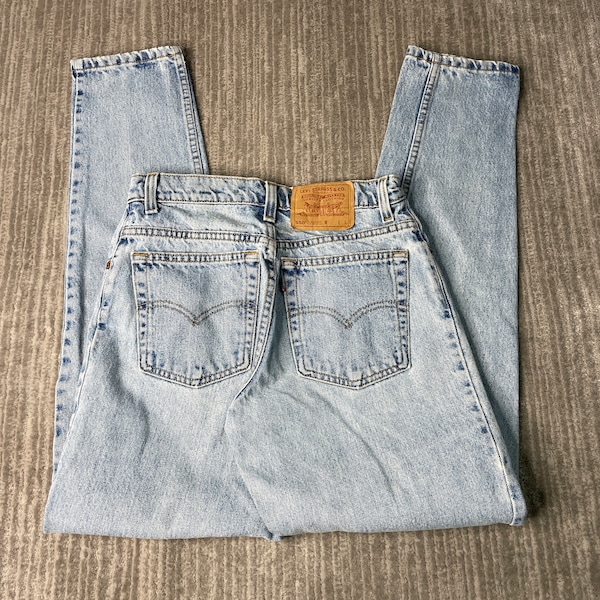 Vintage 90s 550 Relaxed Fit Tapered Leg Red Tab Classic Brand 1990s Fashion Basic Essential Streetwear Blue Denim Jeans 9 Waist Women