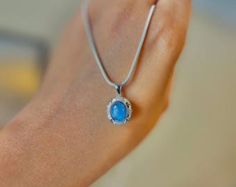Blue Kyanite Sterling Silver Pendant Necklace: Vintage Inspired Gemstone