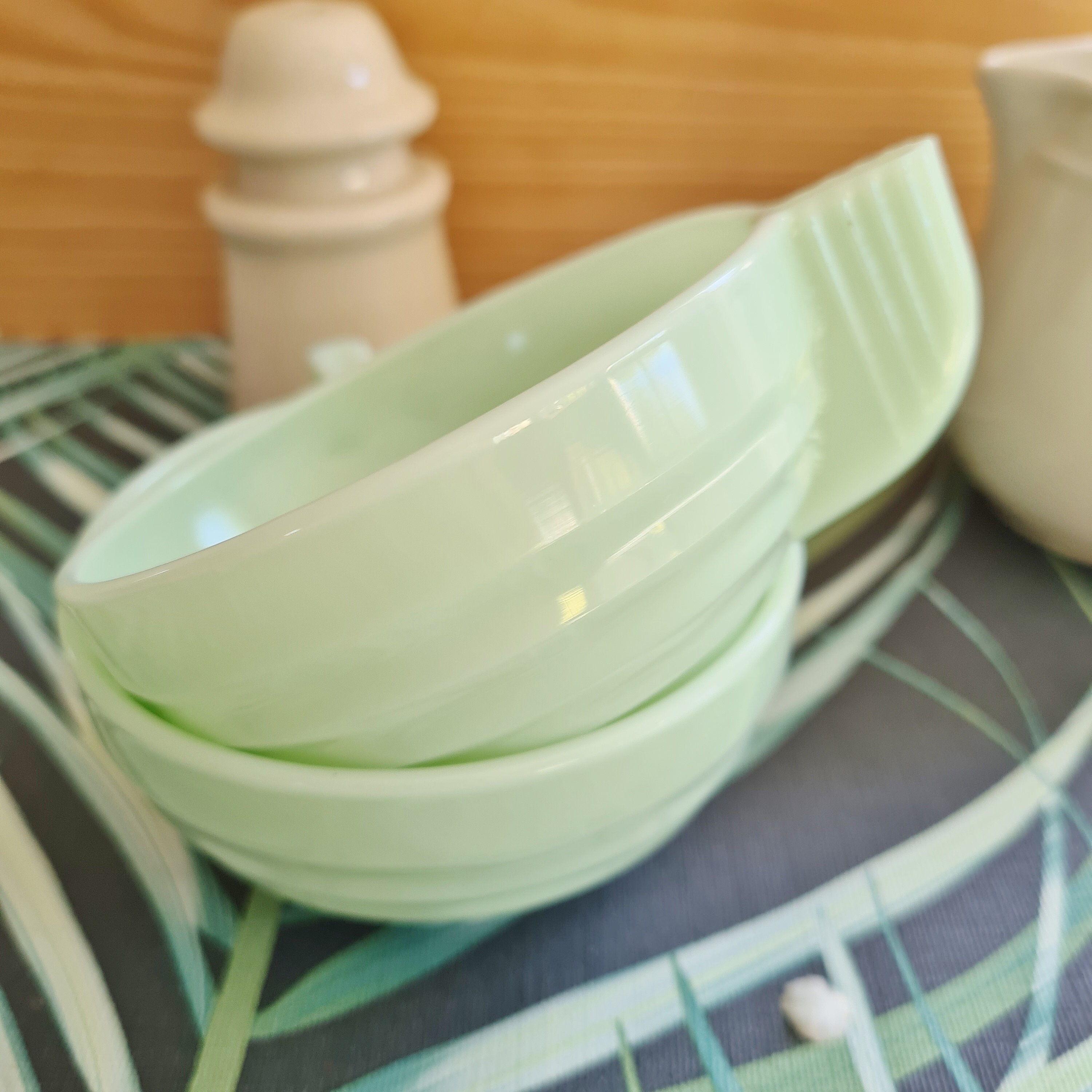 Lot de 2 Tasses à Café Vintage en Opaline Vert Céladon