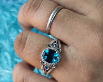 Betoverde Disney Assepoester Oval London Blue Topaz & Witte diamanten verlovingsring, 925 Sterling Zilver Dames Valentijnsdag ring
