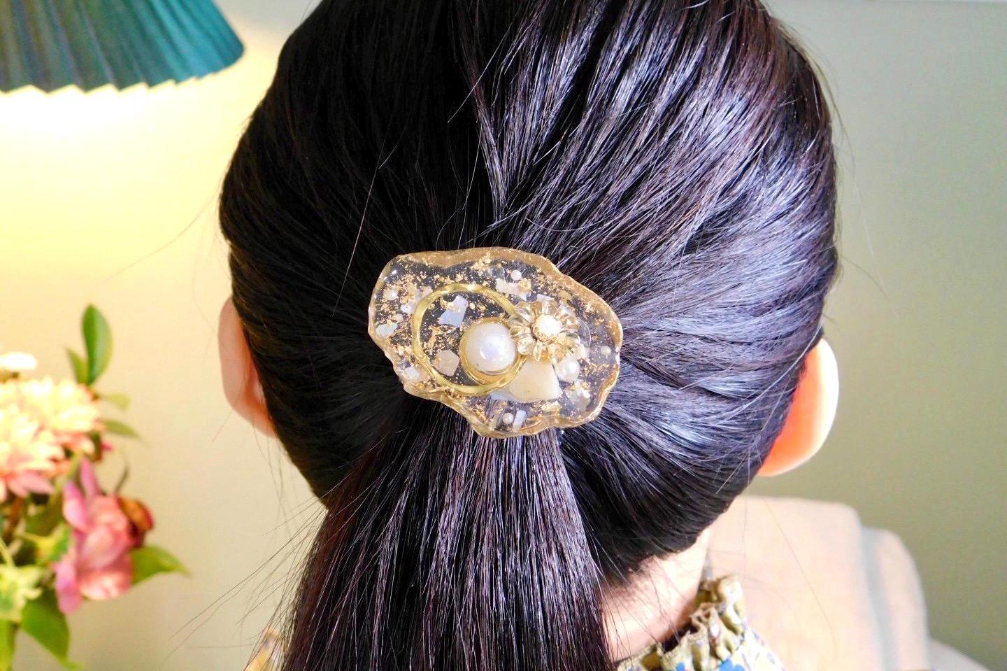Gold Flowers Ponytail Hook, Seashell Hair Cuff With Pearls  display picture 1