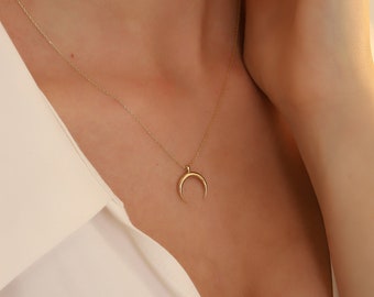 14K Gold Moon Necklace, Handmade Gold Horn Necklace, 14K Real Gold Celestial Pendant, Dainty Custom Moon Necklace, Horn Necklace