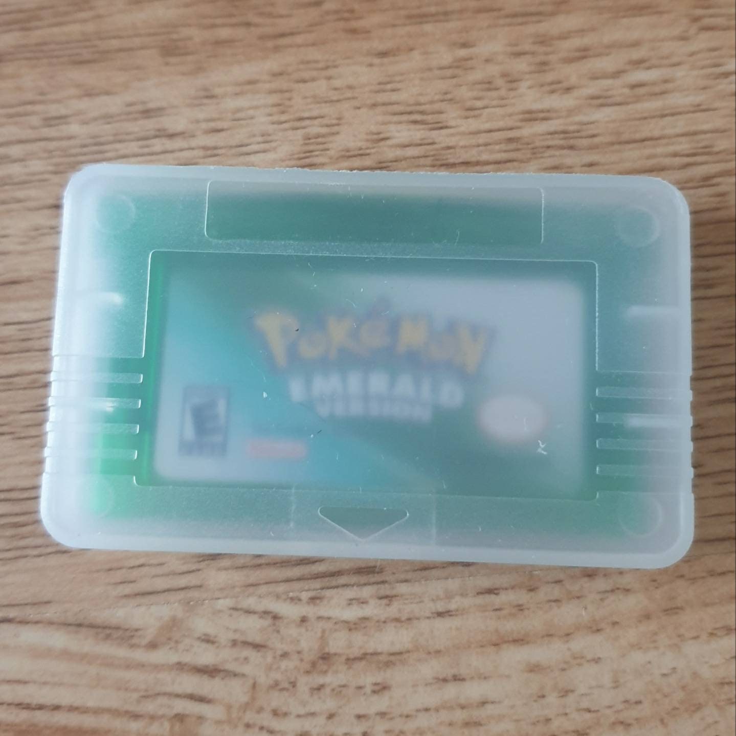 Pokémon Emerald Version (Usado) - Game Boy Advance - Shock Games