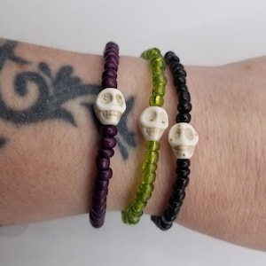 Skull stretchy beaded bracelet, Halloween jewelry, skull jewelry