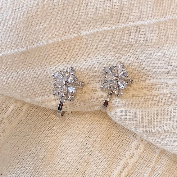 Clear cubic crystal clip on earrings| No Piercing Jewelry| Wedding bridesmaid clip on stud| Clip on earrings| gift for her