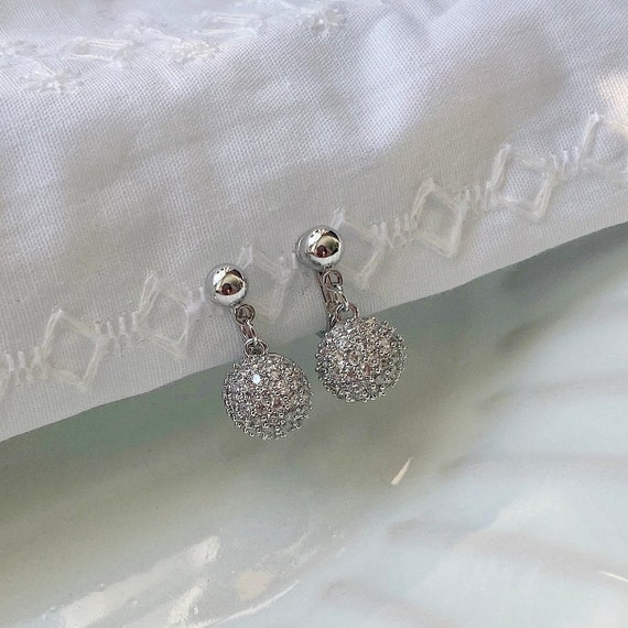 Mini dangling ball clip on earrings| cubic 3D ball clip ons| No Piercing Jewelry| Wedding bridesmaid clip on stud| Ball Clip on earrings