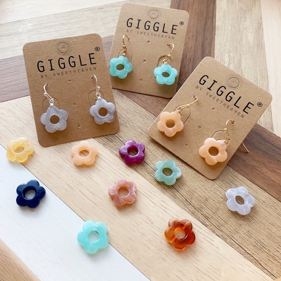 Minimalist flower dangle earrings| lightweight resin earrings|floral necklace earrings set | Mother daughter simple earrings| gift for mom