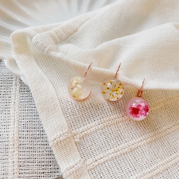 Dried flower earrings, Floral stud, Handmade flower earrings, French level dome Earrings, Bridesmaid gift, mother gift for her