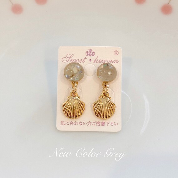 Dangling resin shell earrings in pastel Blue and pink | Handmade seashell drop earrings  | minimalist Studs | Chic style | Gifts for her