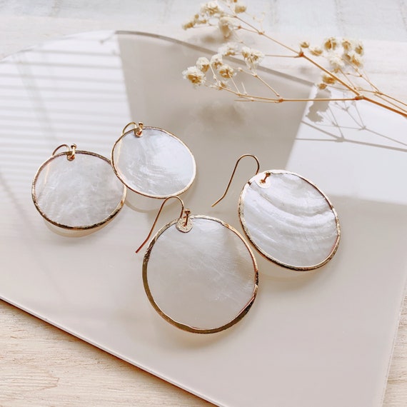 Handmade Natural seashell earring| Gold Shell Round Earrings|Dangle Circle gold leaf Earrings|Framed shell Drop Earrings| Bridesmaid Gift