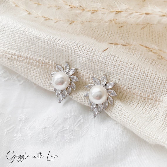 Clear cubic crystal clip on earrings| Pearl clip on stud|no pierce Jewelry|Wedding bridesmaid clip on stud| Clip on earrings| gift for her