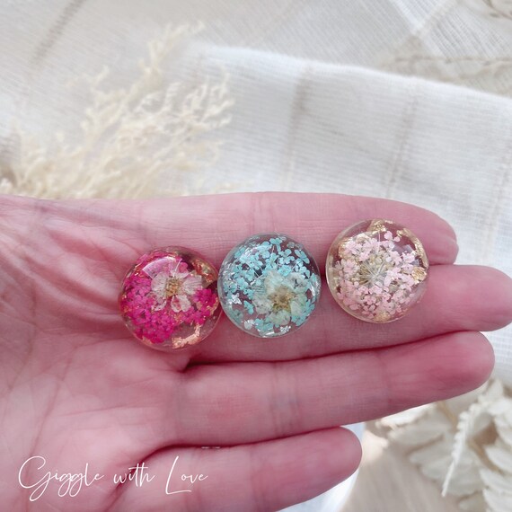 Dried flower earrings,Pressed flower studs, Round resin earrings, Real Flower Earrings,eternal flower studs, mother’s gift, bridesmaid gift