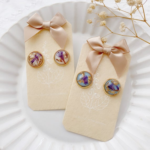 Dried flower earrings,Floral resin stud, Handmade real flower earrings,Pressed flower earrings,gift for mom, Bridal studs, daughter gift