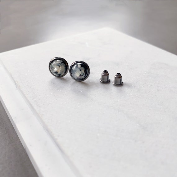 Unisex seashell stud earring|Gunmetal shell earrings |Black minimalist studs|beach jewelry|costal| jewelry Gift for her|simple studs for him