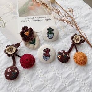 Broche broderie florale | Épingle brodée Catus faite main | Épingle pour veste pour manteau de soirée | Petite épingle à écharpe fleurie| Broche plante