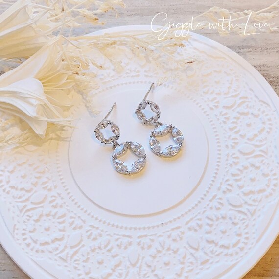 Circle dangle crystal earrings| Clear cubic crystal round drop earrings| Dainty crystal dangle earrings| wedding bridesmaid earrings| gift