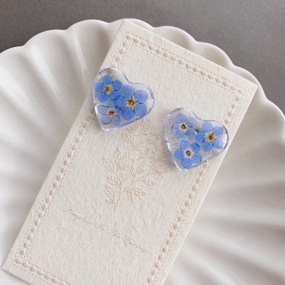 Forget me not flower earrings|Real Dried flower earrings|Pressed Flower earrings|Flower Gift for mom|Bridesmaids Gift| gift for wife clip on