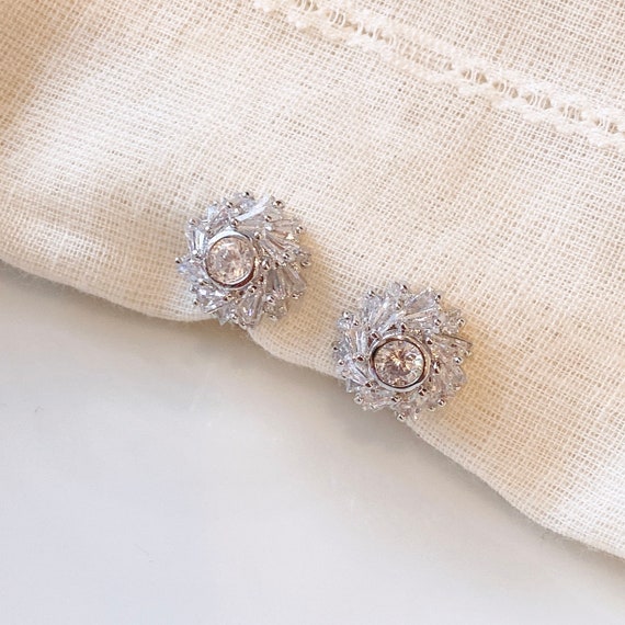 Clear cubic crystal clip on earrings| No Piercing Jewelry| Wedding bridesmaid clip on stud| Clip on earrings| gift for her