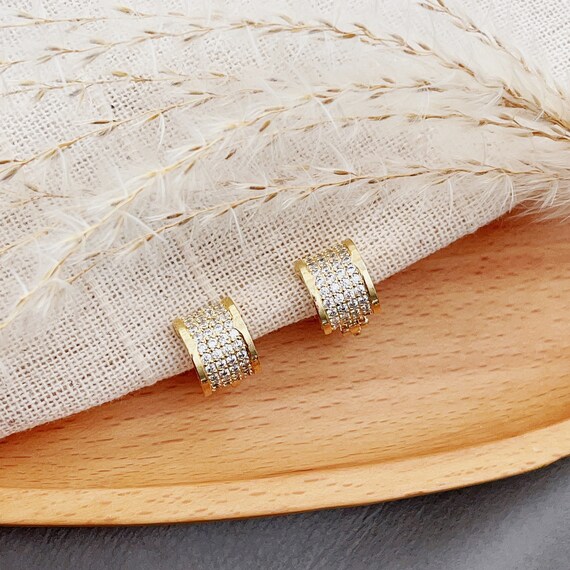 Dainty 18K gold cubic crystal clip on earrings| Crystal No Piercing Jewelry|Wedding bridesmaid clip on stud|Hoop Clip on stud| gift for her