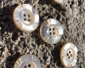 10 old vintage mother of pearl button - wonderful carved shell buttons - 17 mm