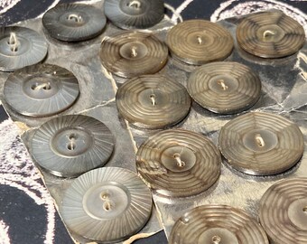 15 old mother-of-pearl buttons - beautifully shimmering shell buttons - 28 mm