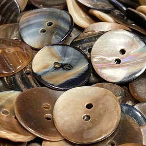 15 old vintage mother of pearl button - wonderful shell buttons - 20 mm