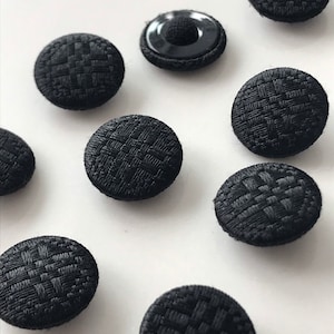 8 oude stoffen knopen - 16 mm - oude productie - zwarte knopen