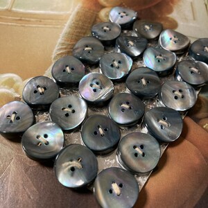 24 old mother-of-pearl buttons - beautifully shimmering shell buttons - 13 mm