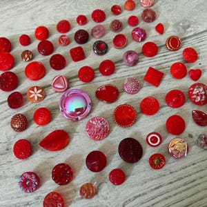 75 vintage glazen knopen - knopen van geverfd en ondoorzichtig glas - collectie