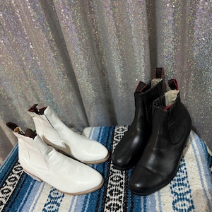 Botines Folklóricos Blancos o Negros
