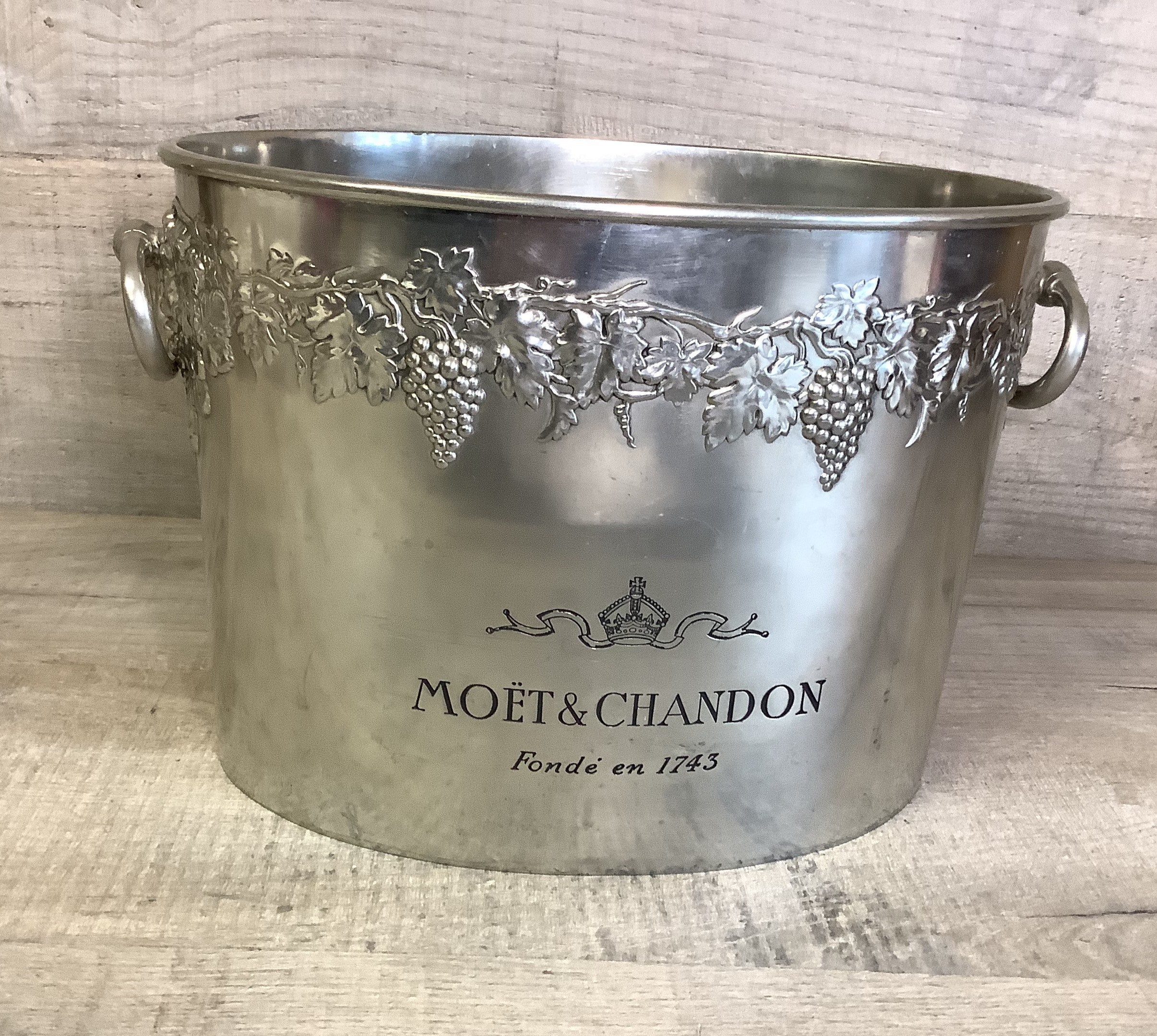 Moet & Chandon Cooler de Prestige/Double Magnum Champagne Ice Bucket From Moet et Chandon Vintage Ma