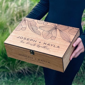 Boîte cadeau souvenir personnalisé en bois avec personnalisation - Boîte pour cartes postales aux lettres de mariage de Noël, cadeau de couple pour lui, elle, petit ami