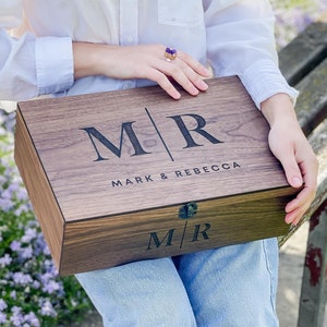 Personalisierung Benutzerdefinierte Memory Andenken Holz Liebe Box Valentines Hochzeit, Verlobung, Paar Geschenk für Ihn Her Freund Freundin Geschenkbox
