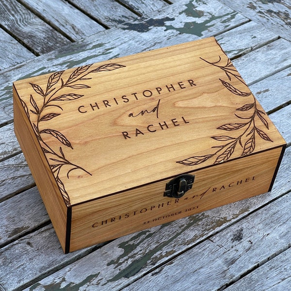 Benutzerdefinierte Liebesbox aus Holz mit Personalisierung - Hochzeitskartenbox, Verlobung, Paargeschenk für Sie, Ihn, Freund, Freundin