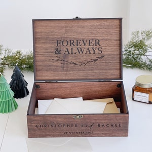 Love Box souvenir personnalisé en bois avec personnalisation - Boîte pour cartes de mariage, cadeau couple Saint-Valentin pour lui, elle, petit ami, petite amie