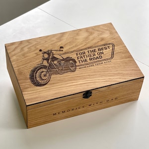 Caja de madera con recuerdo de amor personalizado con personalización: caja para tarjetas de boda, compromiso, regalo de pareja para él, ella, novio, novia