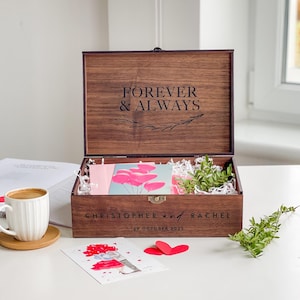 Love Box souvenir personnalisé en bois avec personnalisation - Boîte pour cartes de mariage, cadeau couple Saint-Valentin pour lui, elle, petit ami, petite amie