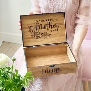 Love Box souvenir personnalisé en bois avec personnalisation - Boîte pour cartes de mariage, fiançailles, cadeau de couple pour lui, elle, petit ami, petite amie