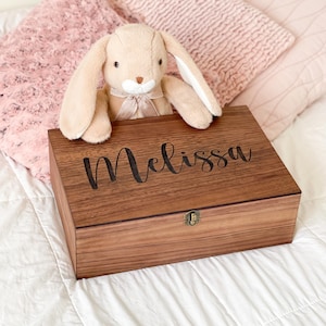 Caja de recuerdos de madera de nogal y roble, regalo de Navidad personalizado para ella, niña, novia, hermana, mamá, madre, novia, boda, cumpleaños