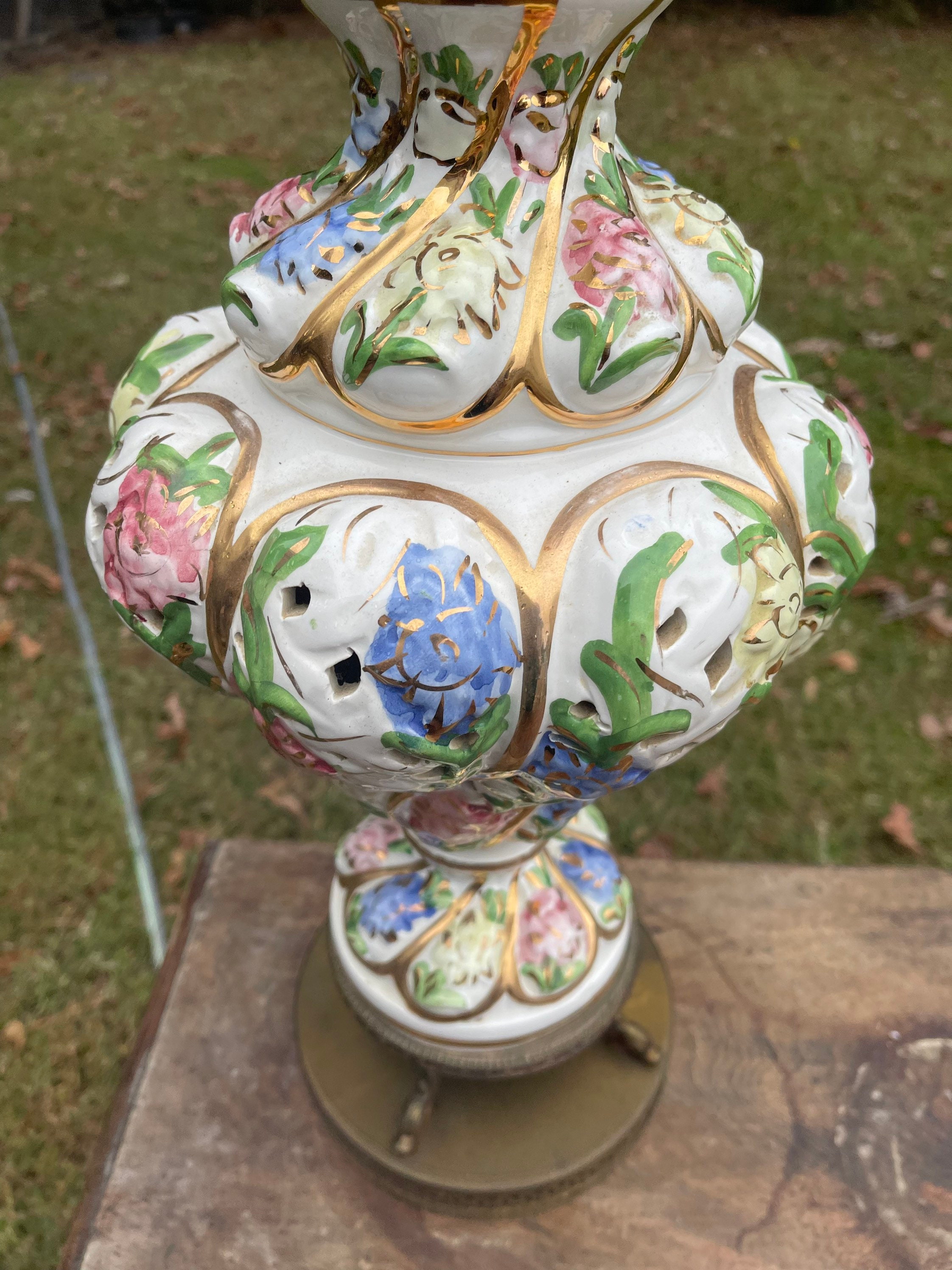 RARE Capodimonte Porcelain Lamp. Antique from 19th Century. Made in