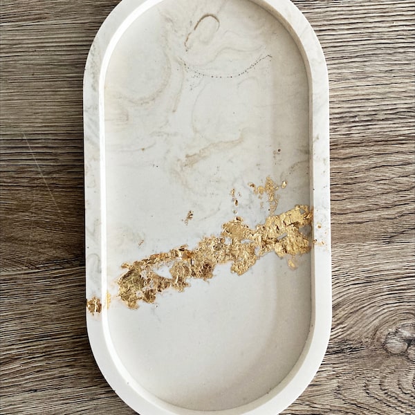 Bandeja ovalada decorativa (hoja de oro mitad y mitad mármol o lisa) Bandeja de baratijas, accesorio de baño Regalo para ella, regalo de cumpleaños, regalo para el hogar